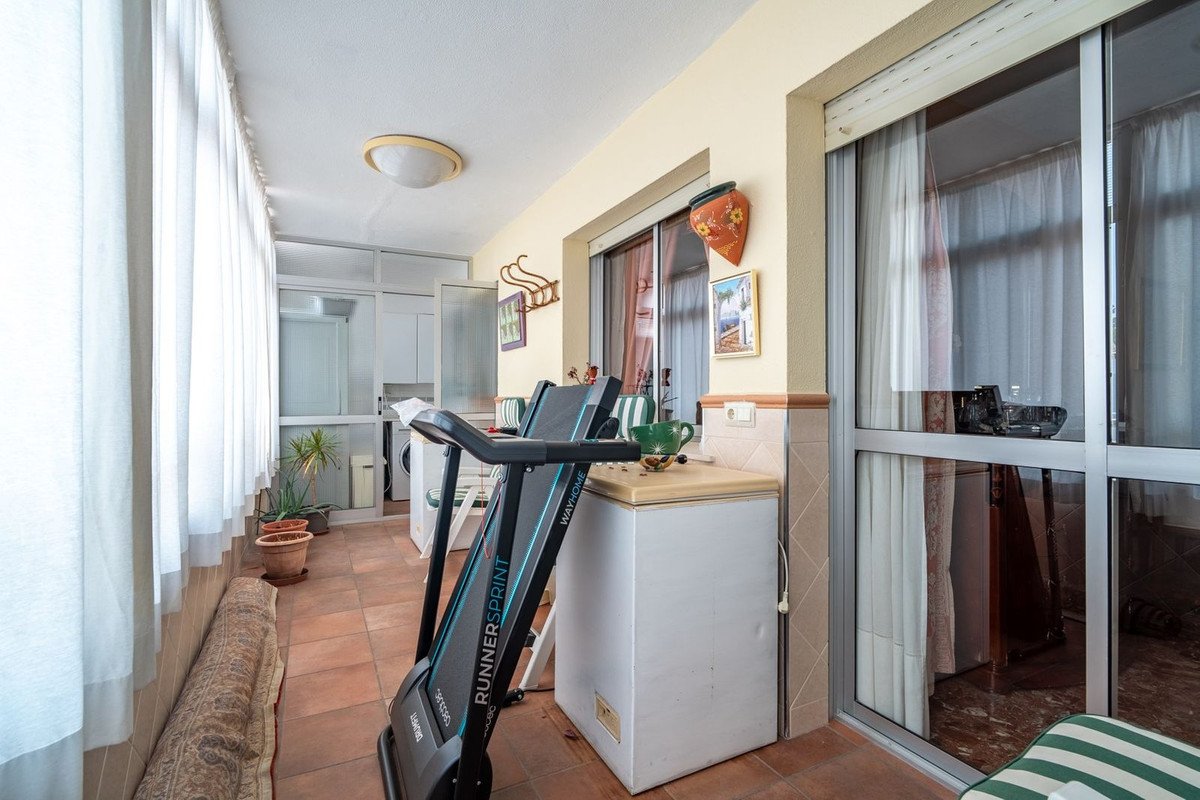 4 Bed Middle Floor Apartment in La Victoria