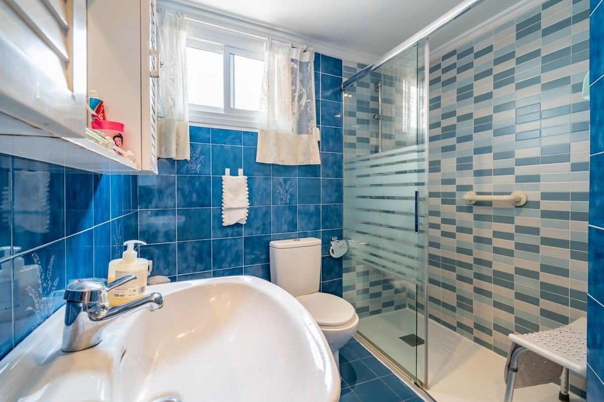 4 Bed Middle Floor Apartment in La Victoria