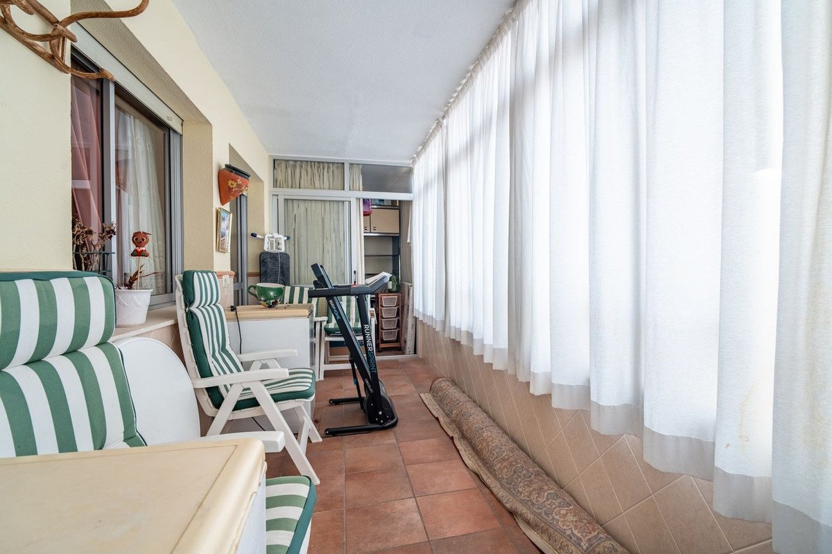 4 Bed Middle Floor Apartment in La Victoria