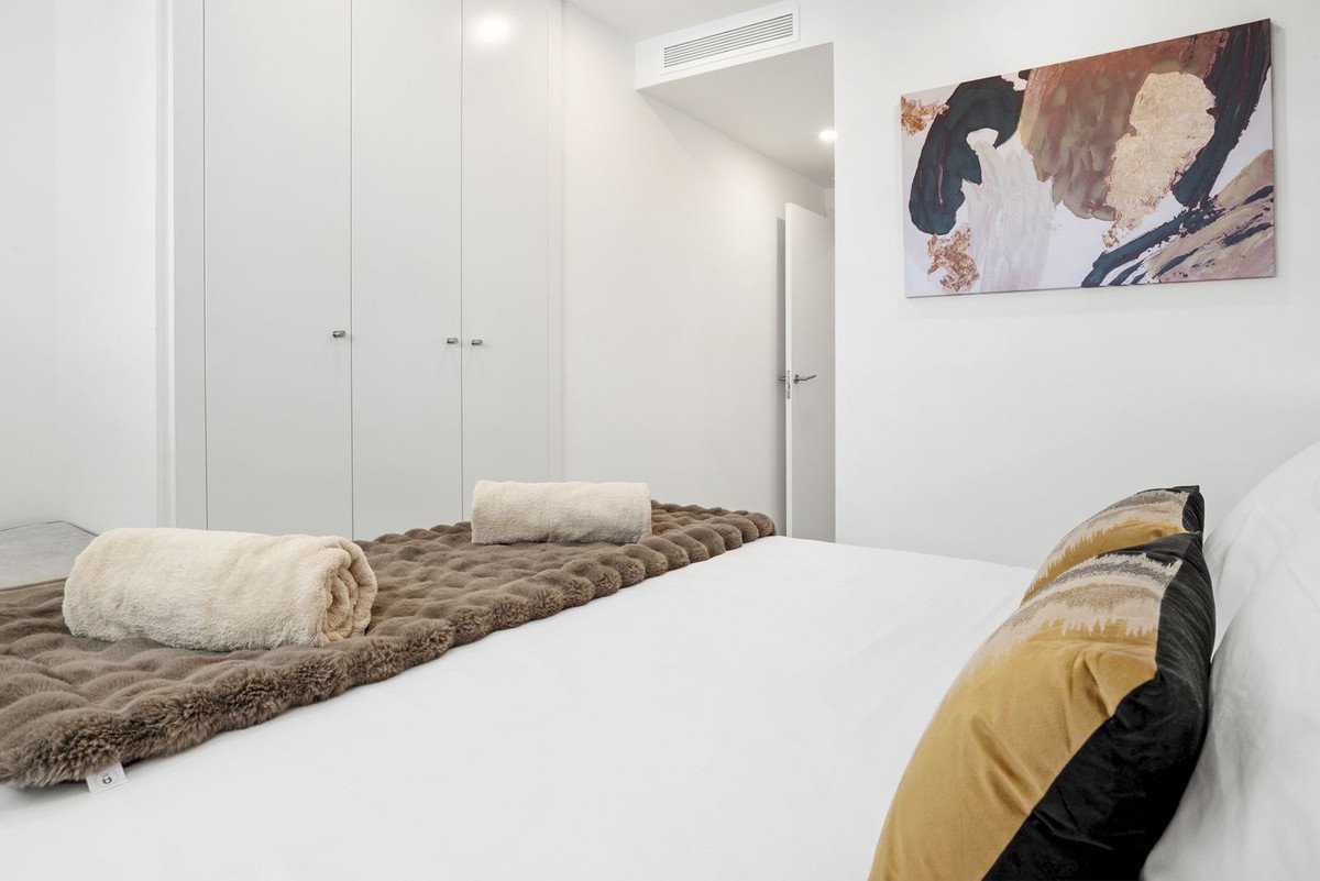 3 Bed Middle Floor Apartment in Selwo