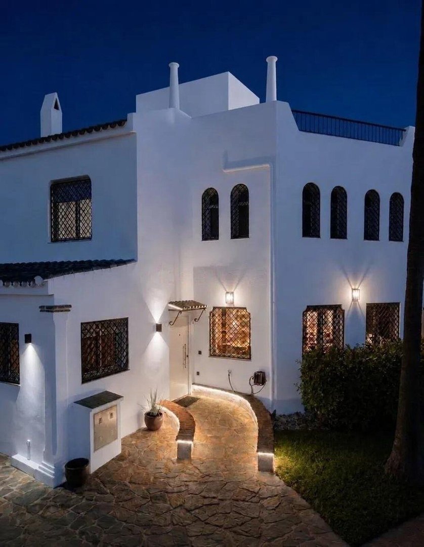 4 Bed Townhouse in Nueva Andalucía