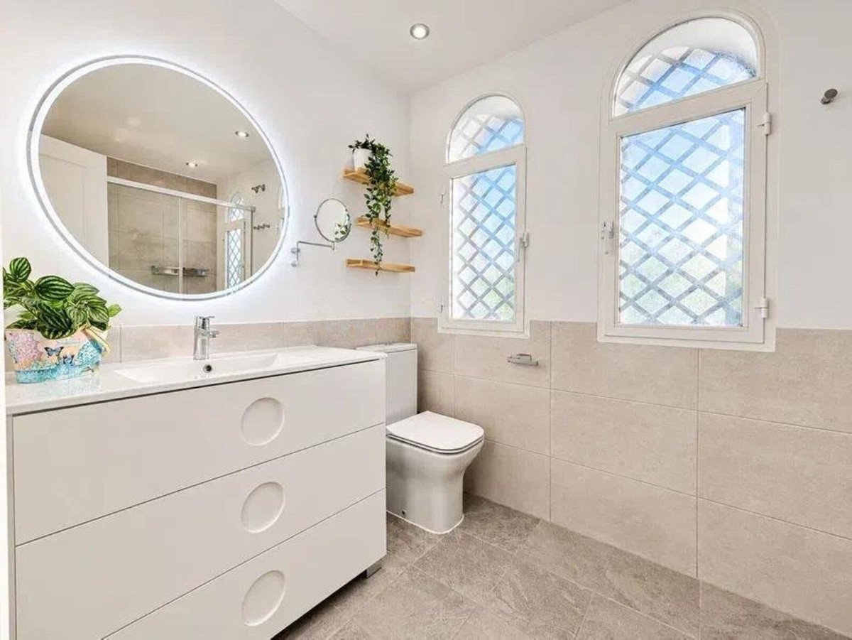 4 Bed Townhouse in Nueva Andalucía
