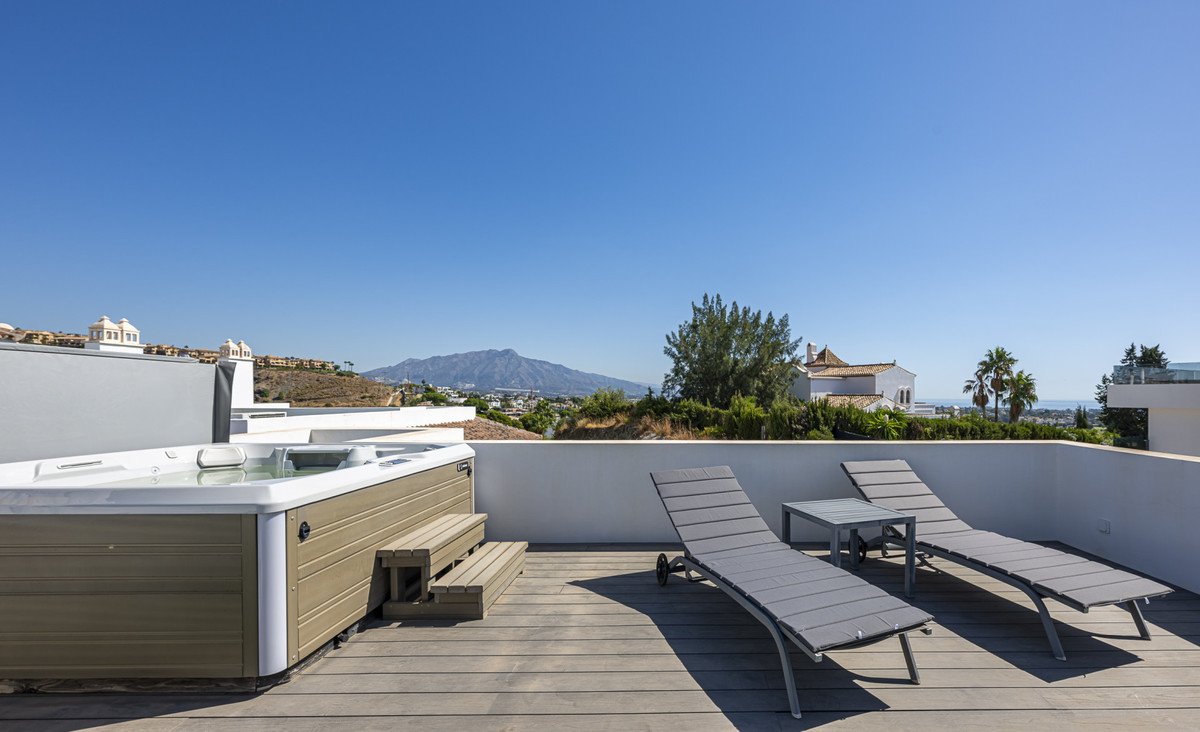3 Bed Penthouse in Benahavís