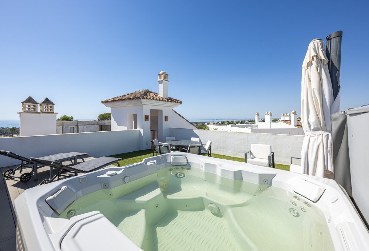 3 Bed Penthouse in Benahavís