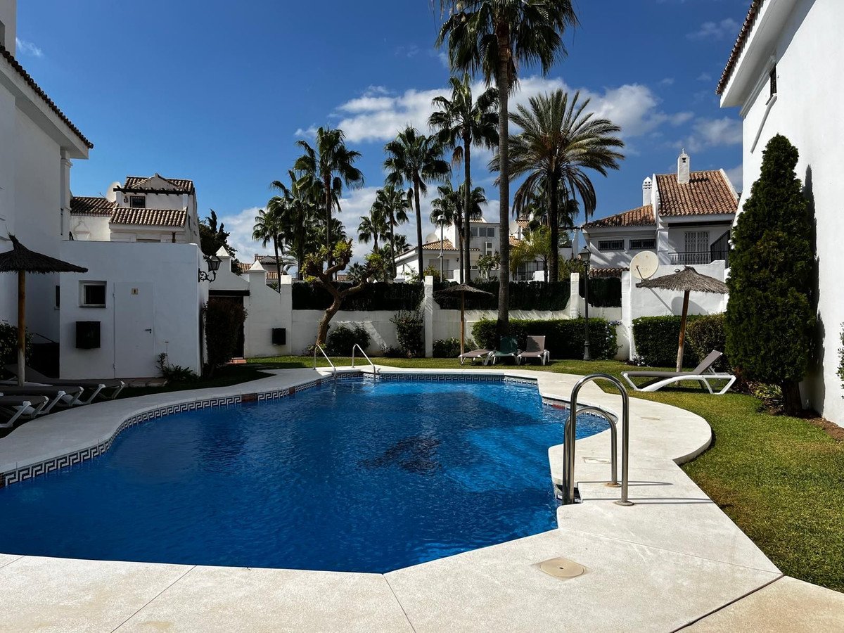 4 Bed Townhouse in Nueva Andalucía