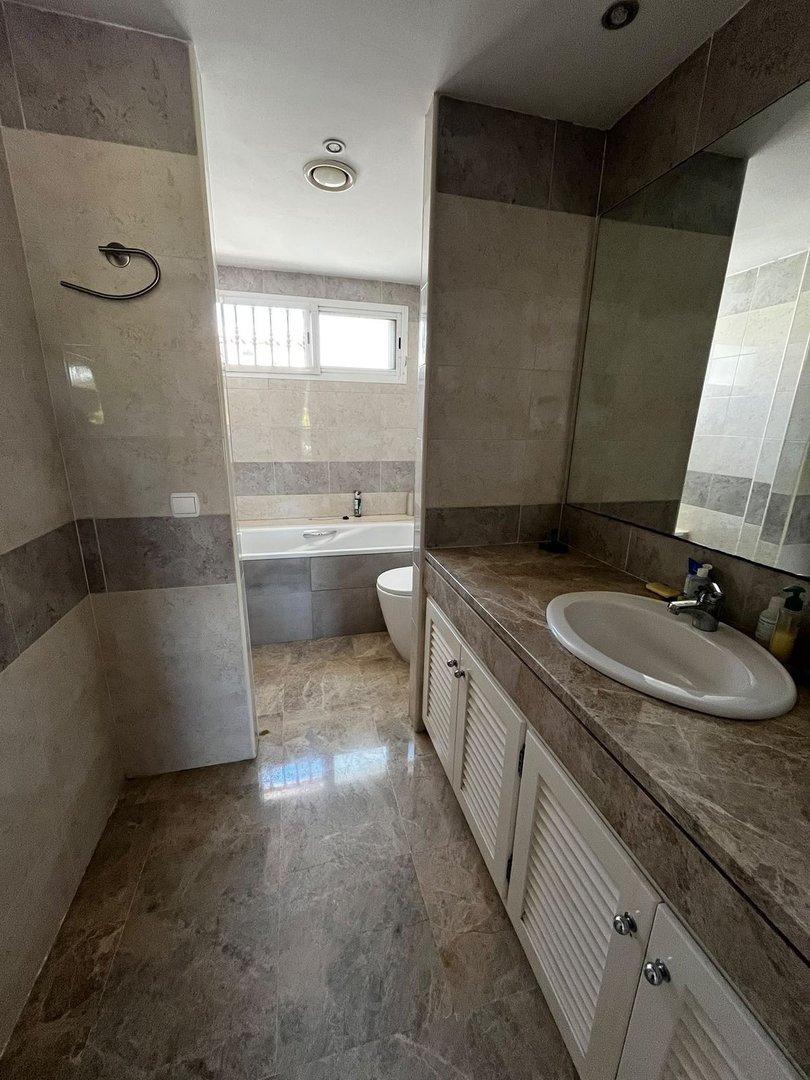 4 Bed Townhouse in Nueva Andalucía