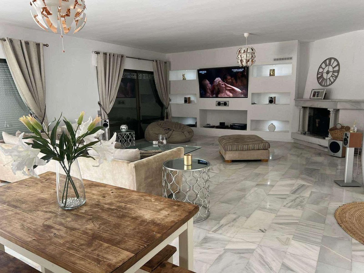 6 Bed Detached Villa in Mijas