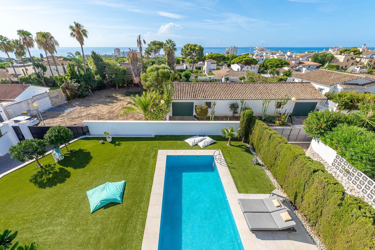 4 Bed Detached Villa in Calahonda