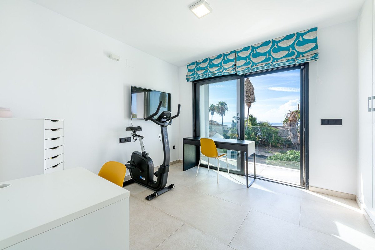 4 Bed Detached Villa in Calahonda