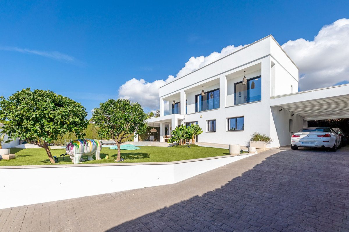 4 Bed Detached Villa in Calahonda