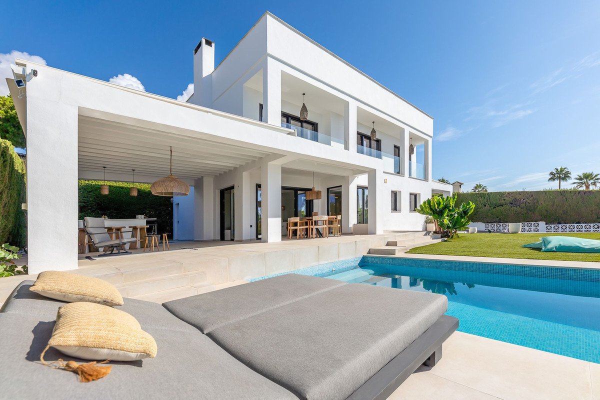 4 Bed Detached Villa in Calahonda