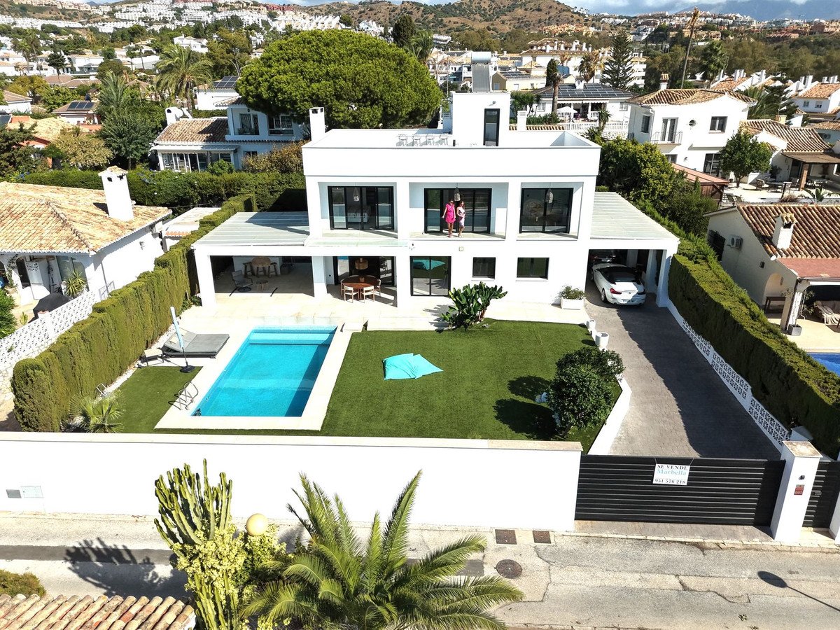 4 Bed Detached Villa in Calahonda