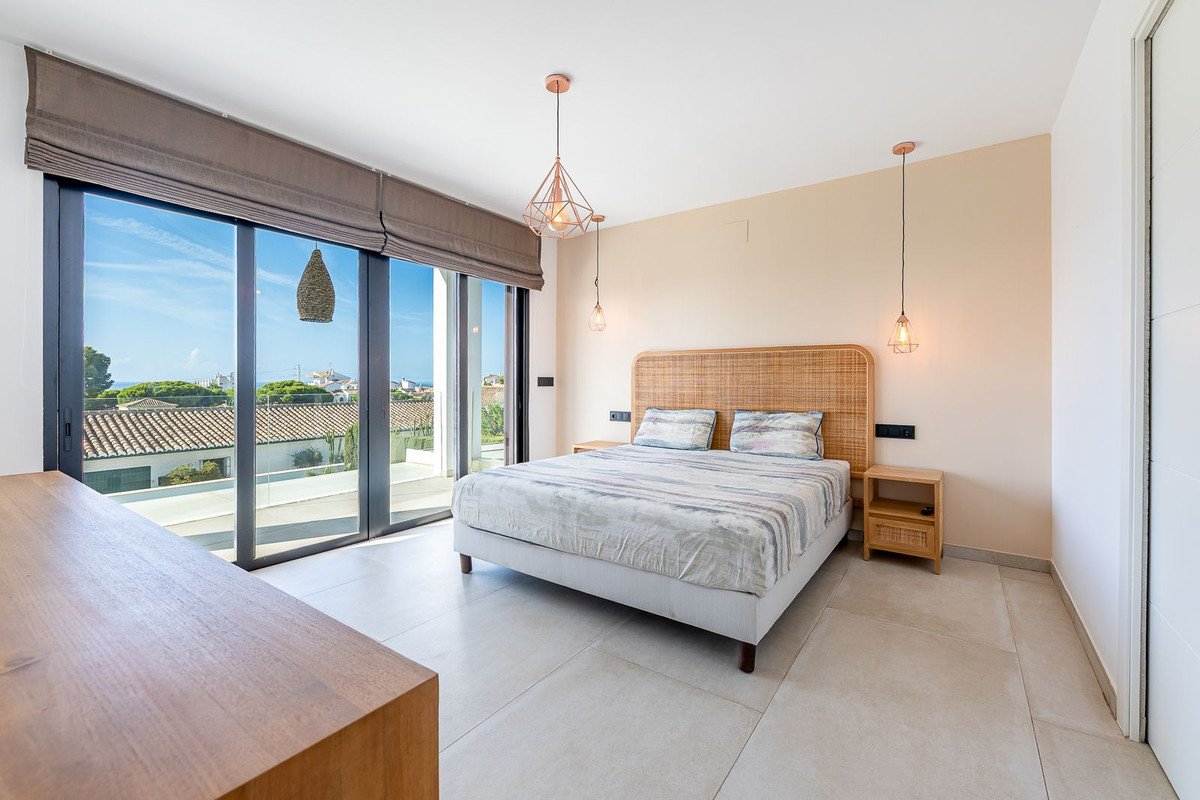 4 Bed Detached Villa in Calahonda