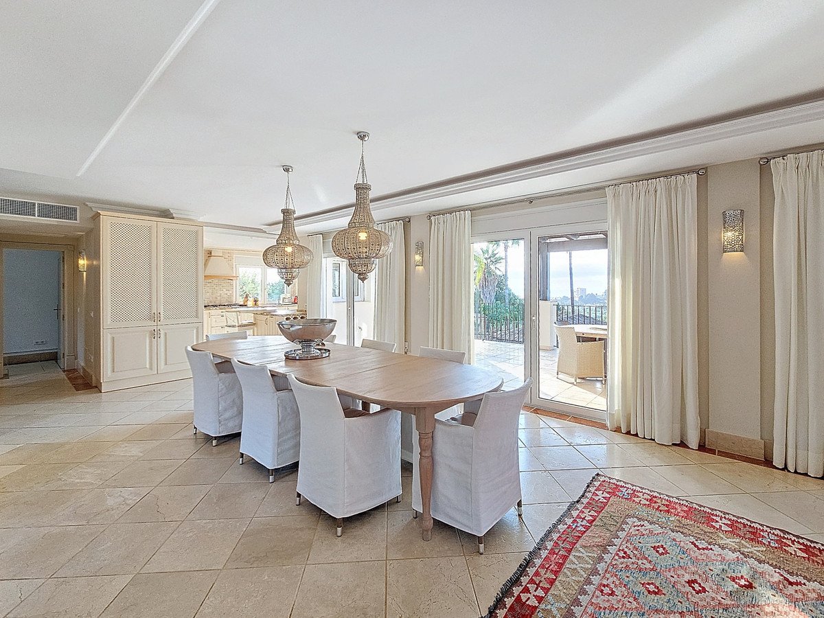4 Bed Detached Villa in Estepona