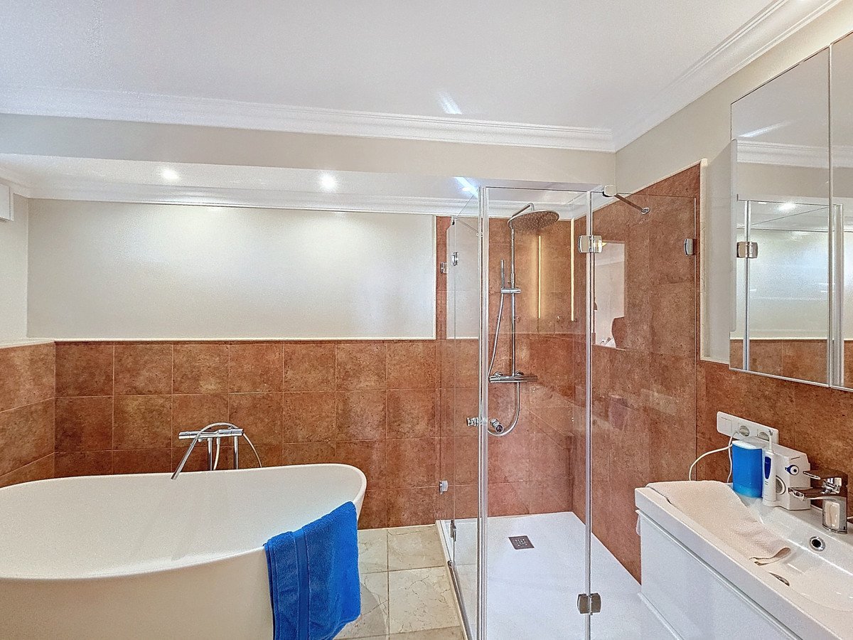 4 Bed Detached Villa in Estepona