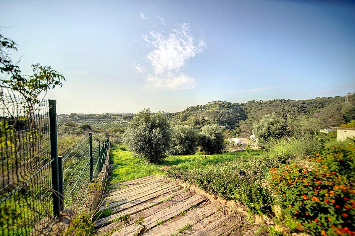 4 Bed Detached Villa in Estepona