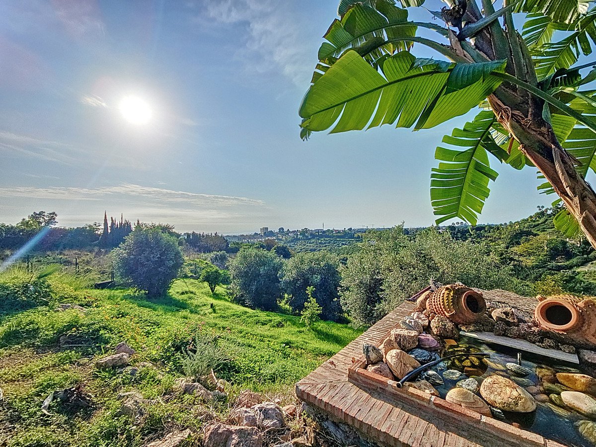 4 Bed Detached Villa in Estepona