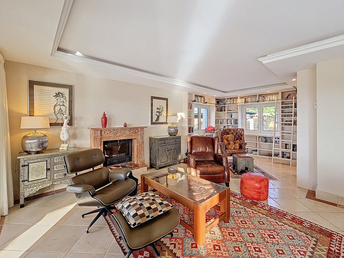 4 Bed Detached Villa in Estepona