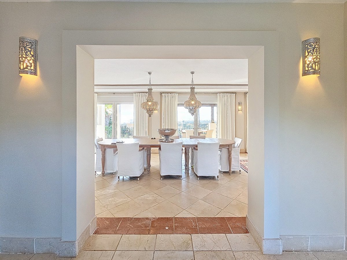 4 Bed Detached Villa in Estepona