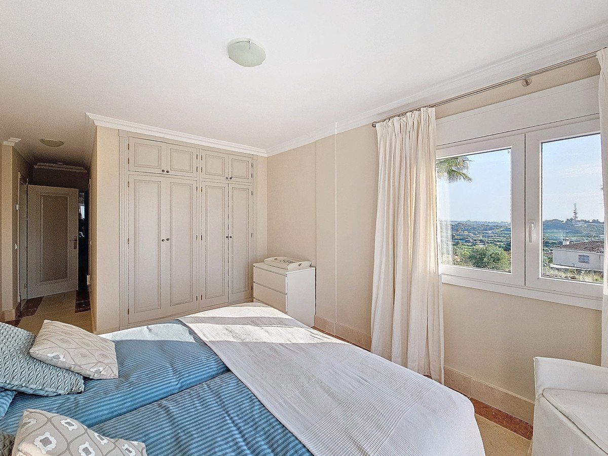 4 Bed Detached Villa in Estepona