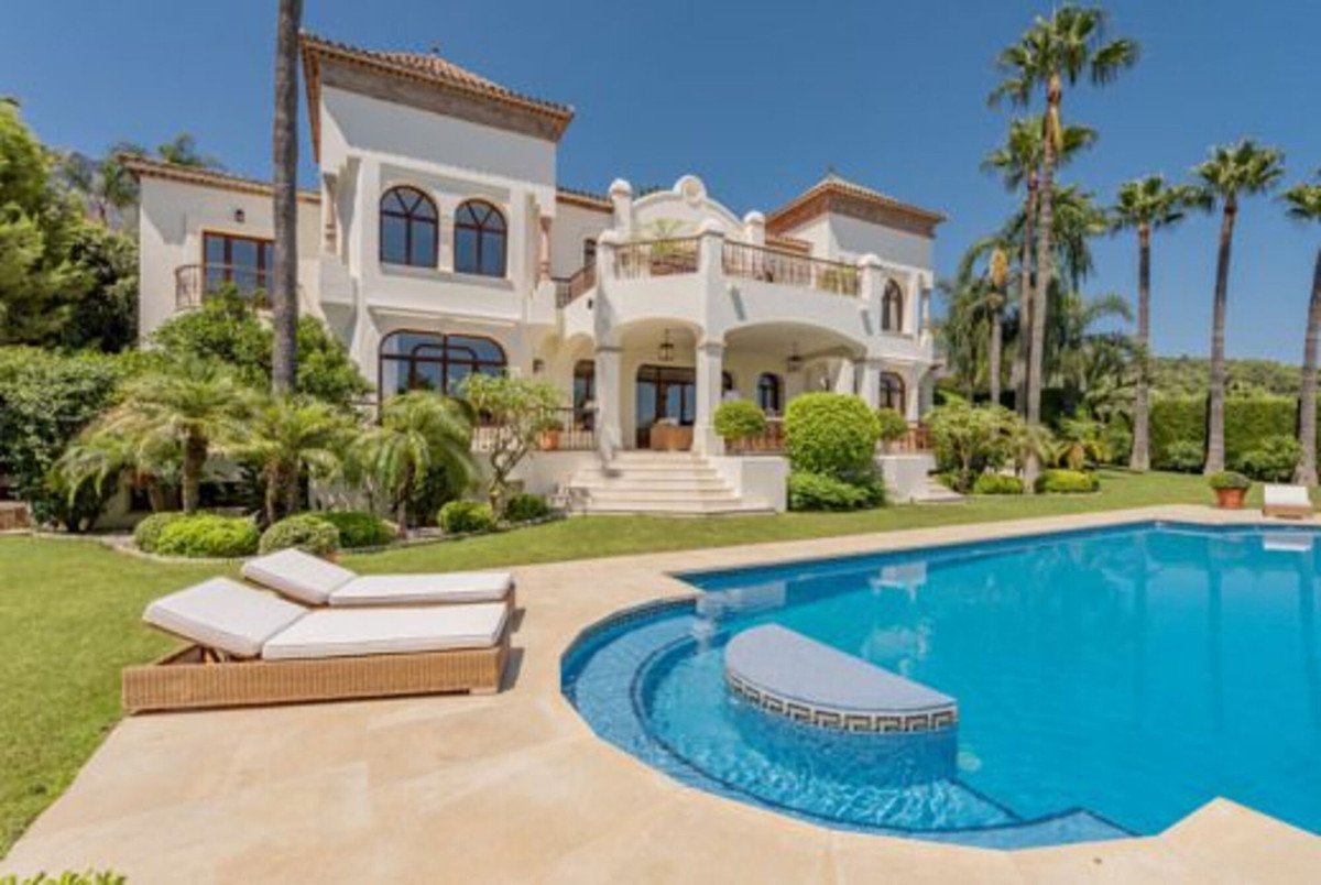 6 Bed Detached Villa in Sierra Blanca