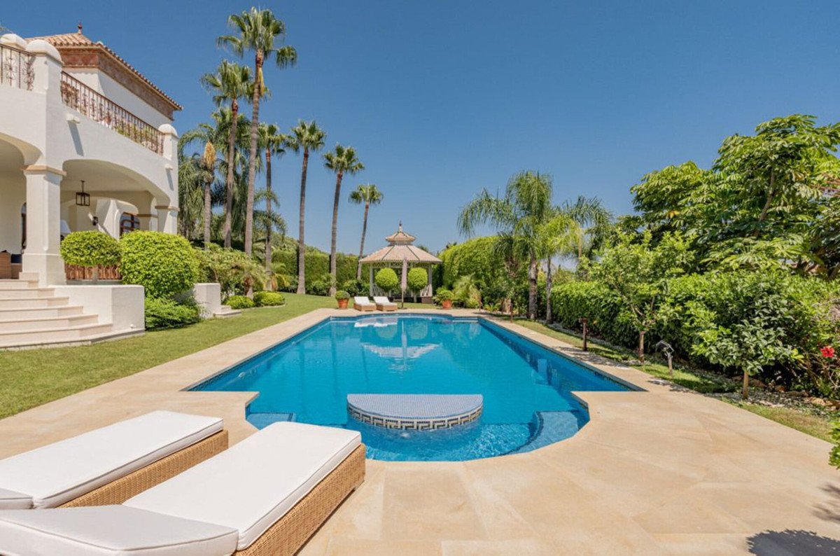 6 Bed Detached Villa in Sierra Blanca