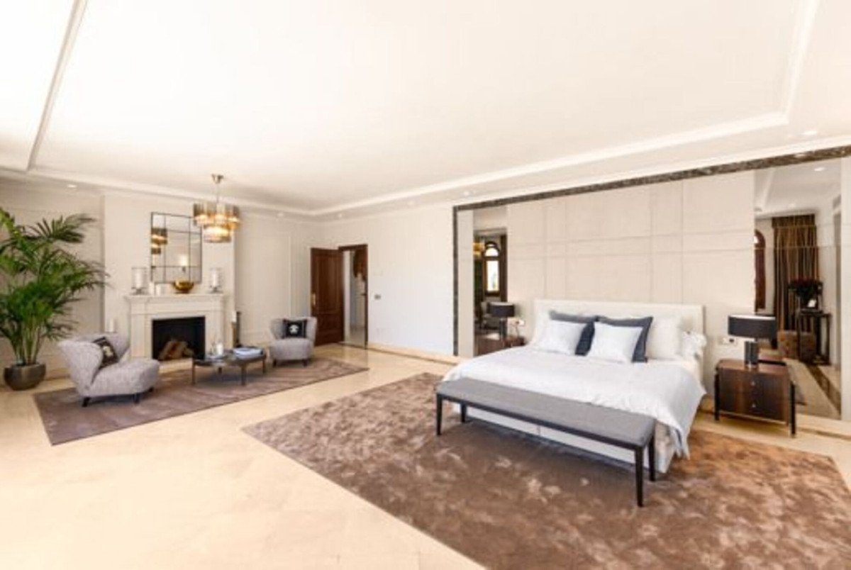 6 Bed Detached Villa in Sierra Blanca