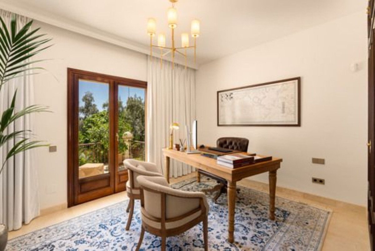 6 Bed Detached Villa in Sierra Blanca