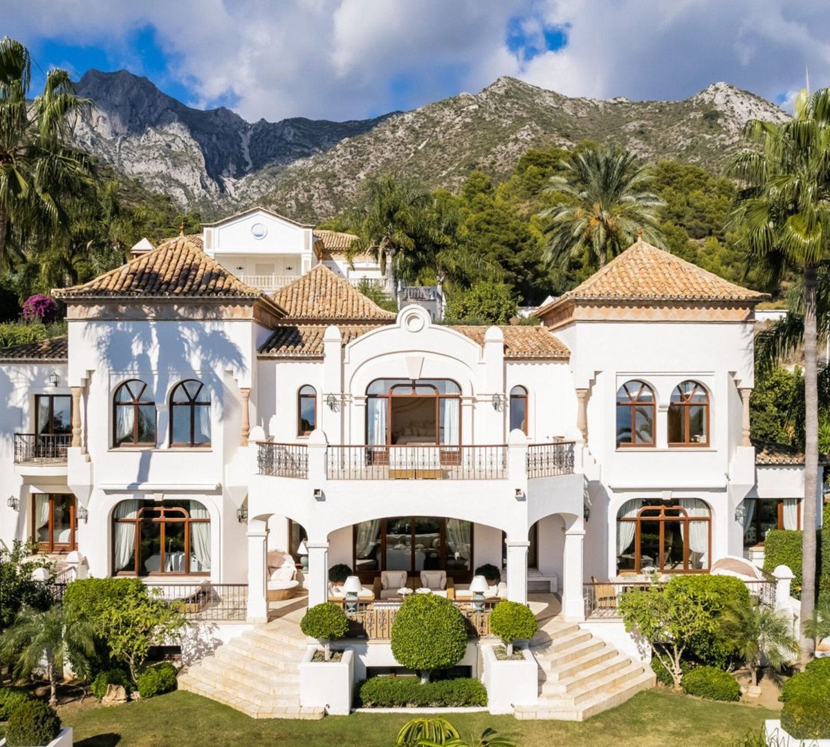6 Bed Detached Villa in Sierra Blanca
