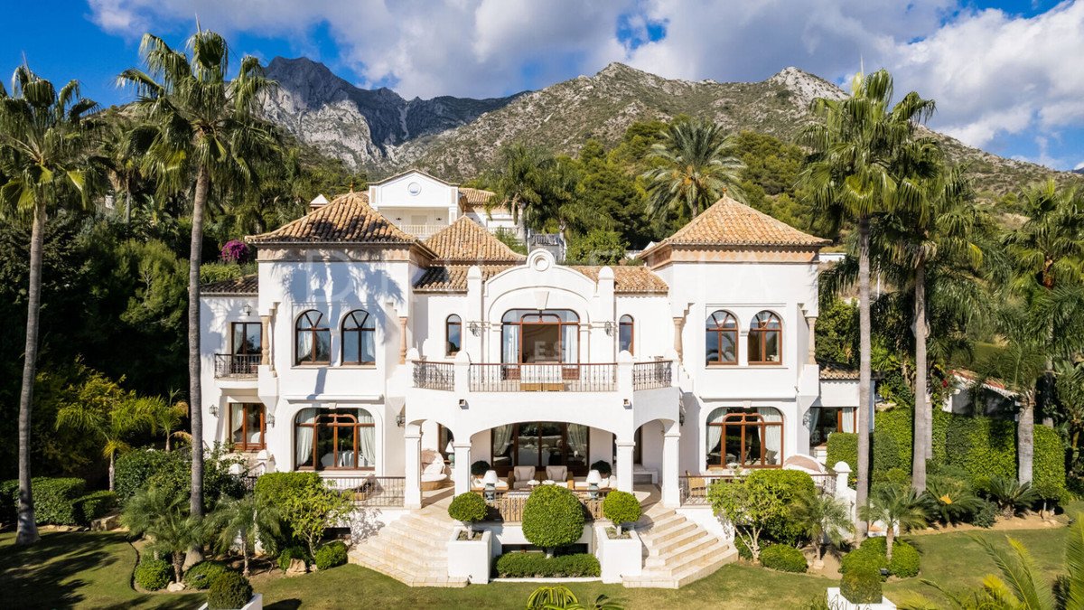 6 Bed Detached Villa in Sierra Blanca
