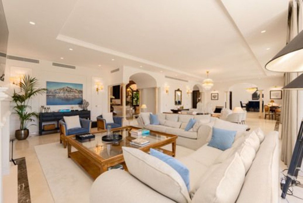 6 Bed Detached Villa in Sierra Blanca