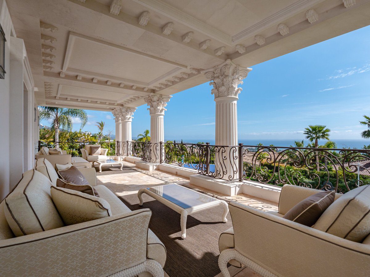 10 Bed Detached Villa in Sierra Blanca