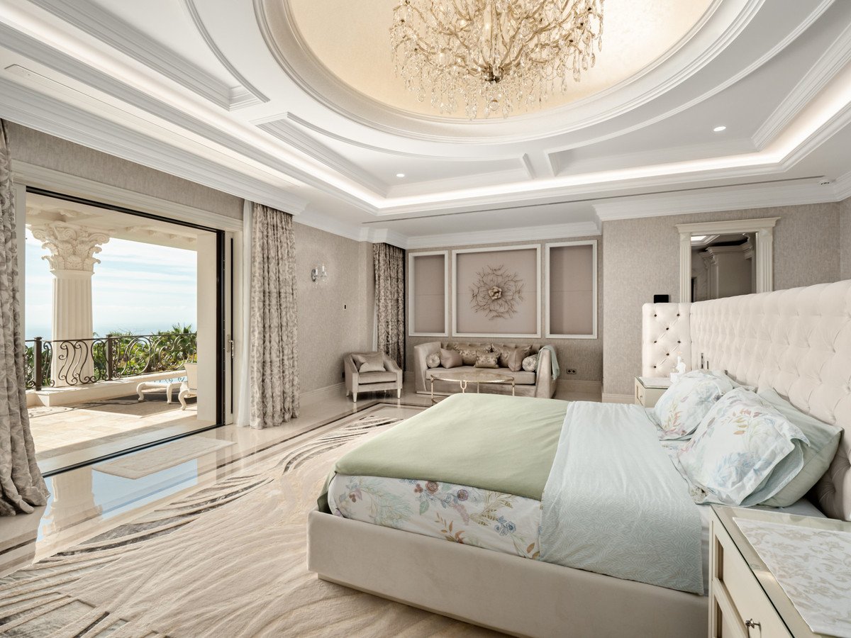 10 Bed Detached Villa in Sierra Blanca