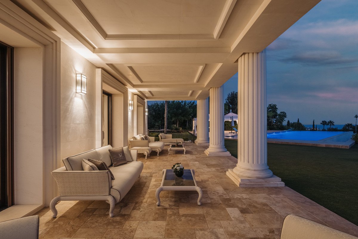 10 Bed Detached Villa in Sierra Blanca