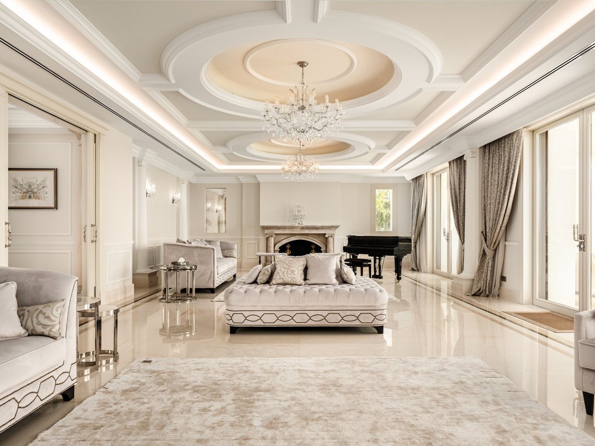 10 Bed Detached Villa in Sierra Blanca
