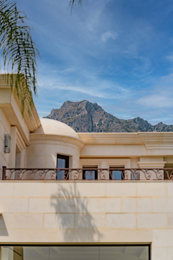 10 Bed Detached Villa in Sierra Blanca