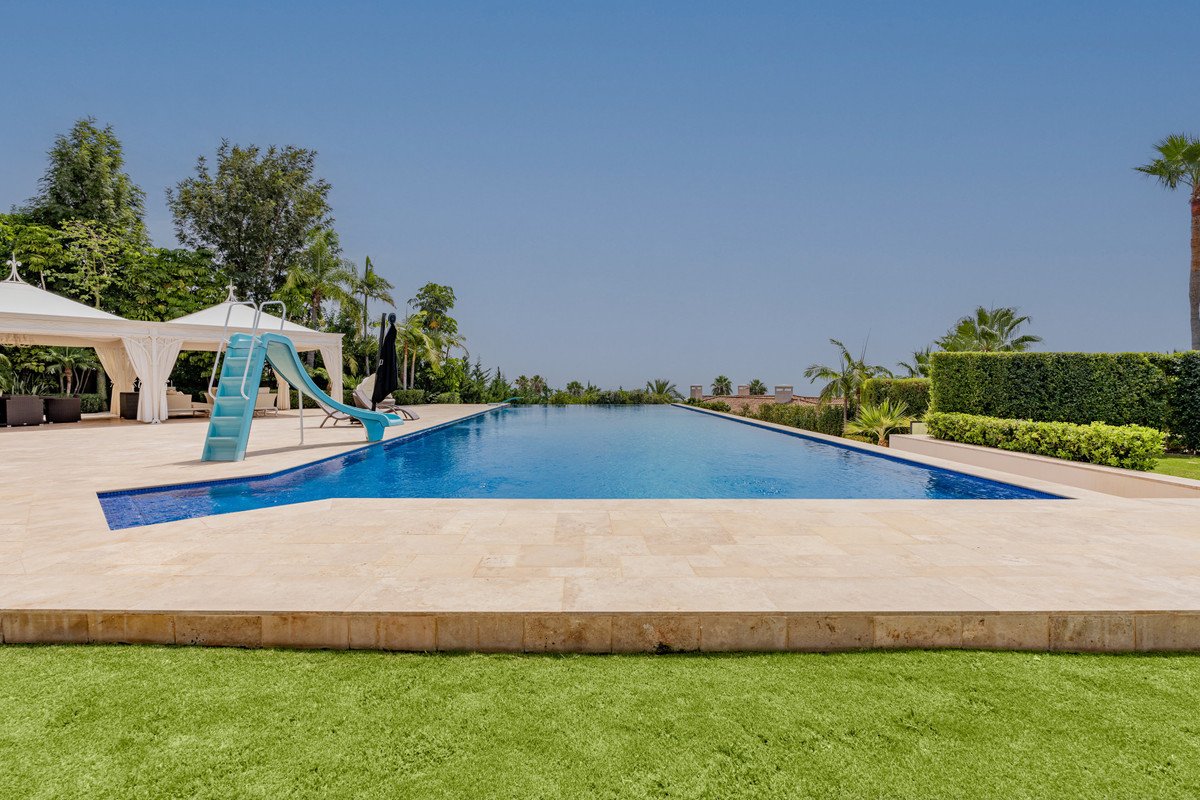 10 Bed Detached Villa in Sierra Blanca