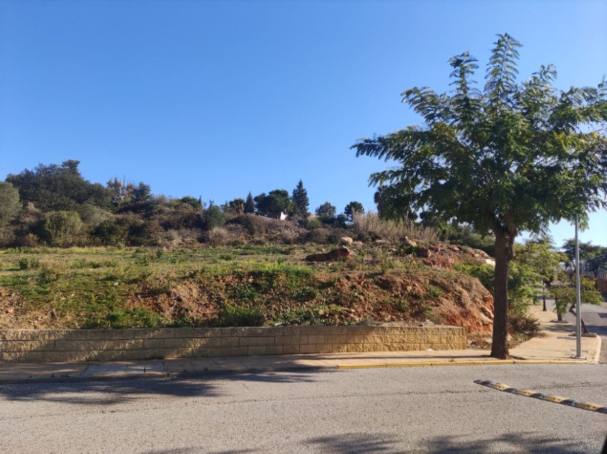 Commercial Plot in Manilva