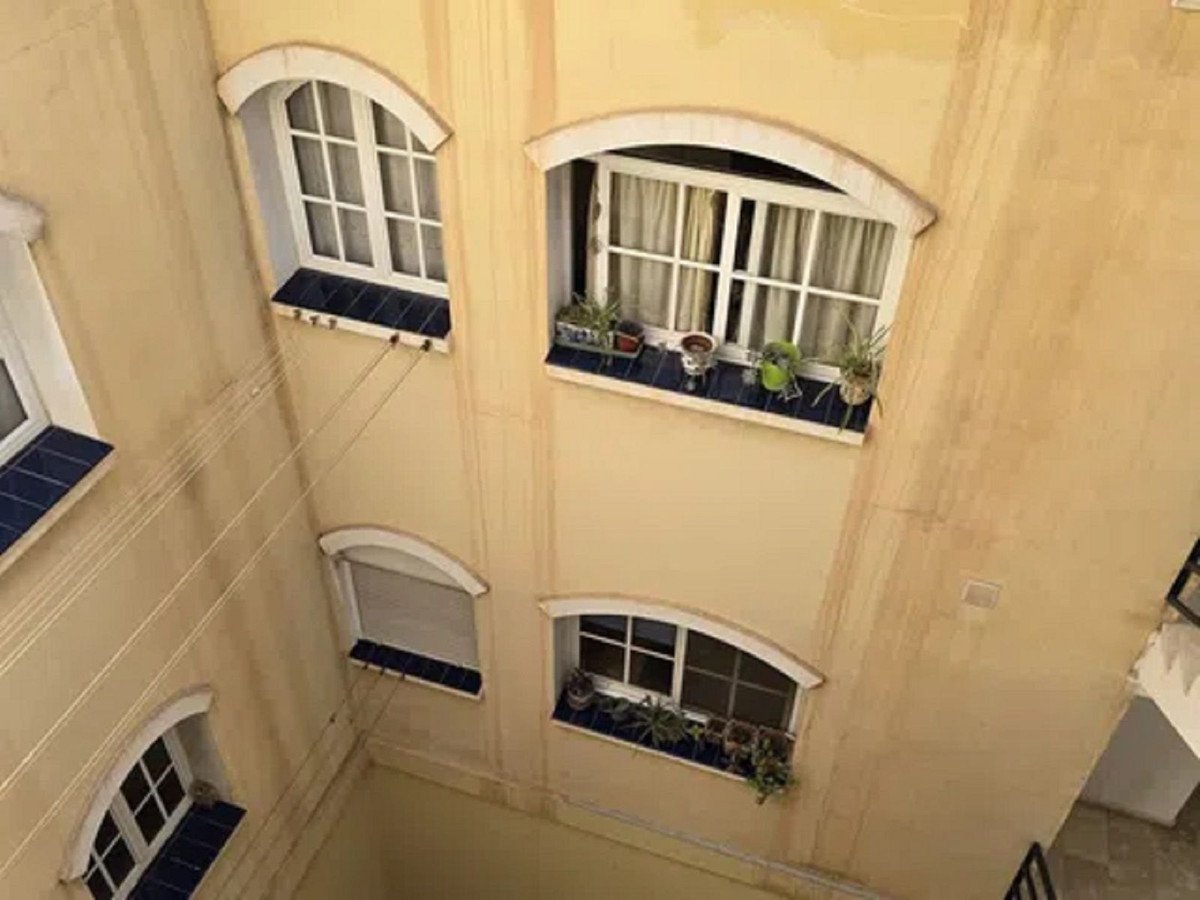 1 Bed Middle Floor Apartment in Málaga Centro