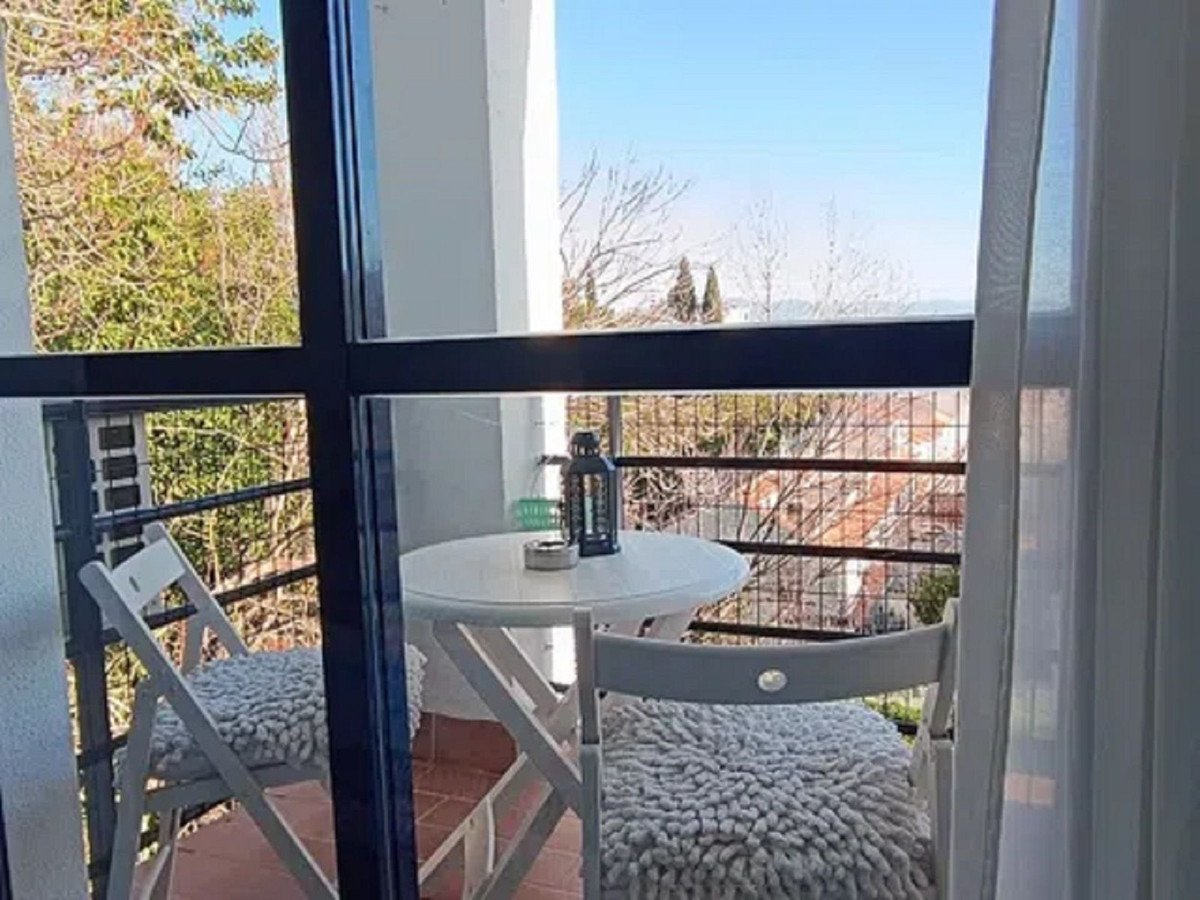 2 Bed Middle Floor Apartment in Torremolinos