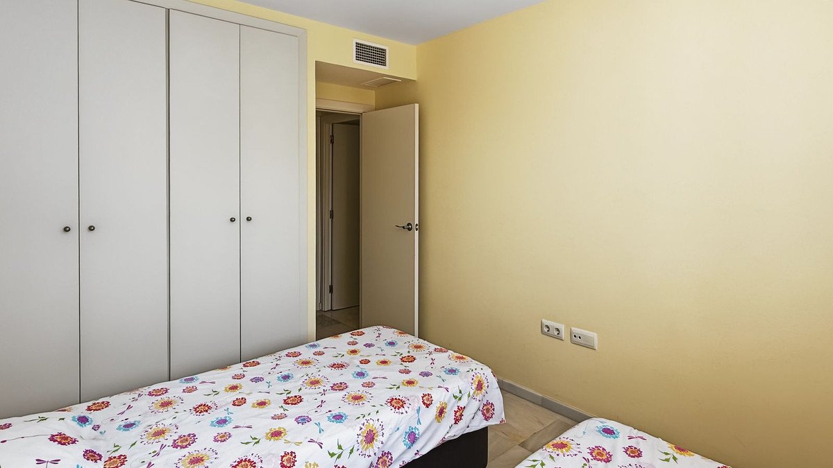 2 Bed Middle Floor Apartment in Mijas Costa
