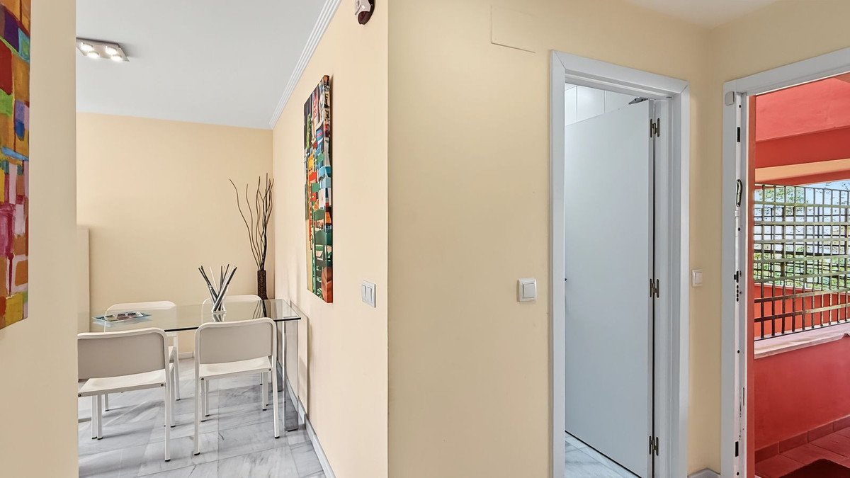 2 Bed Middle Floor Apartment in Mijas Costa