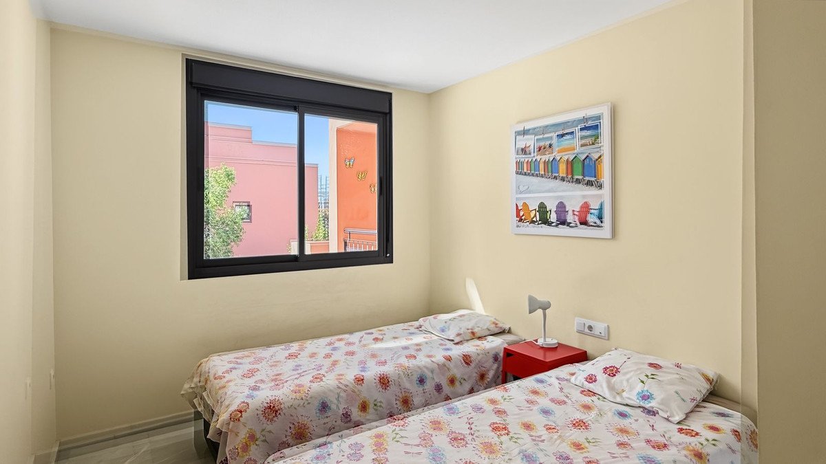 2 Bed Middle Floor Apartment in Mijas Costa
