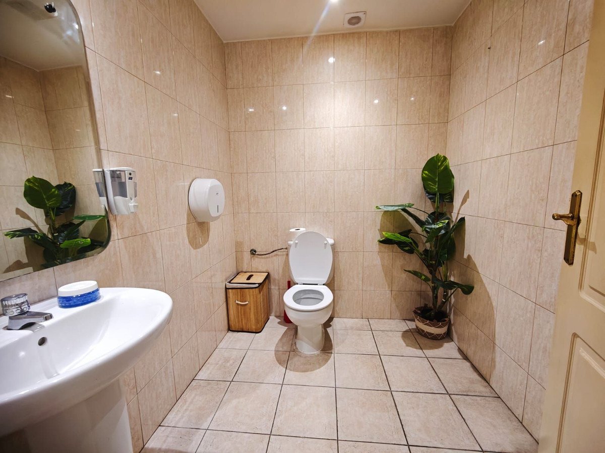 1 Bed Bar in Marbella