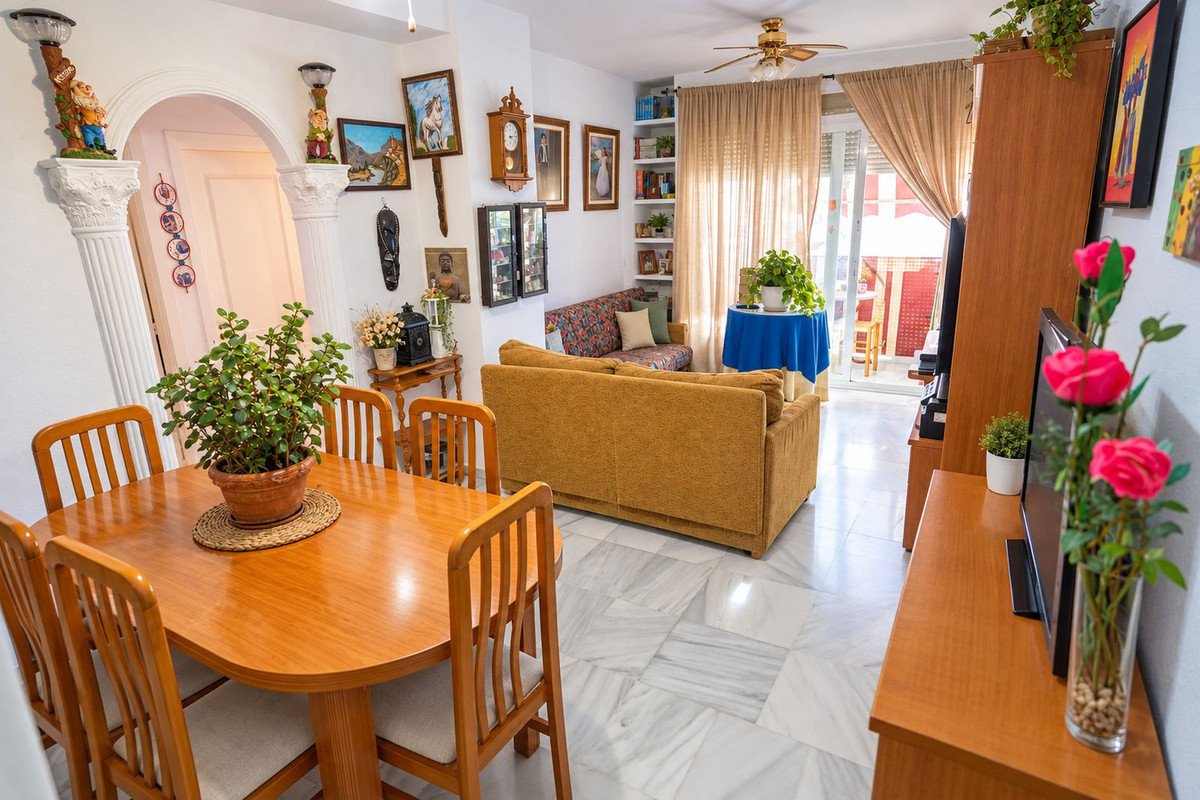 3 Bed Middle Floor Apartment in Nueva Andalucía