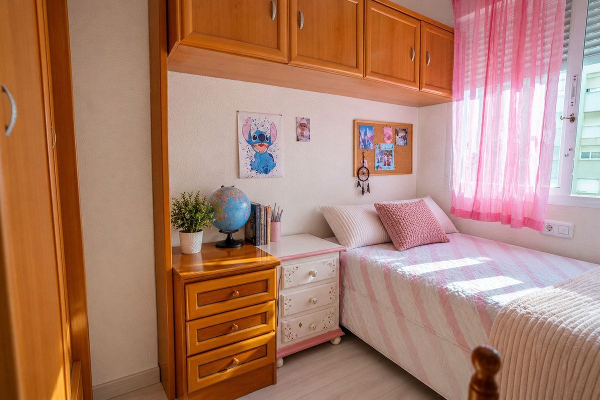 3 Bed Middle Floor Apartment in Nueva Andalucía