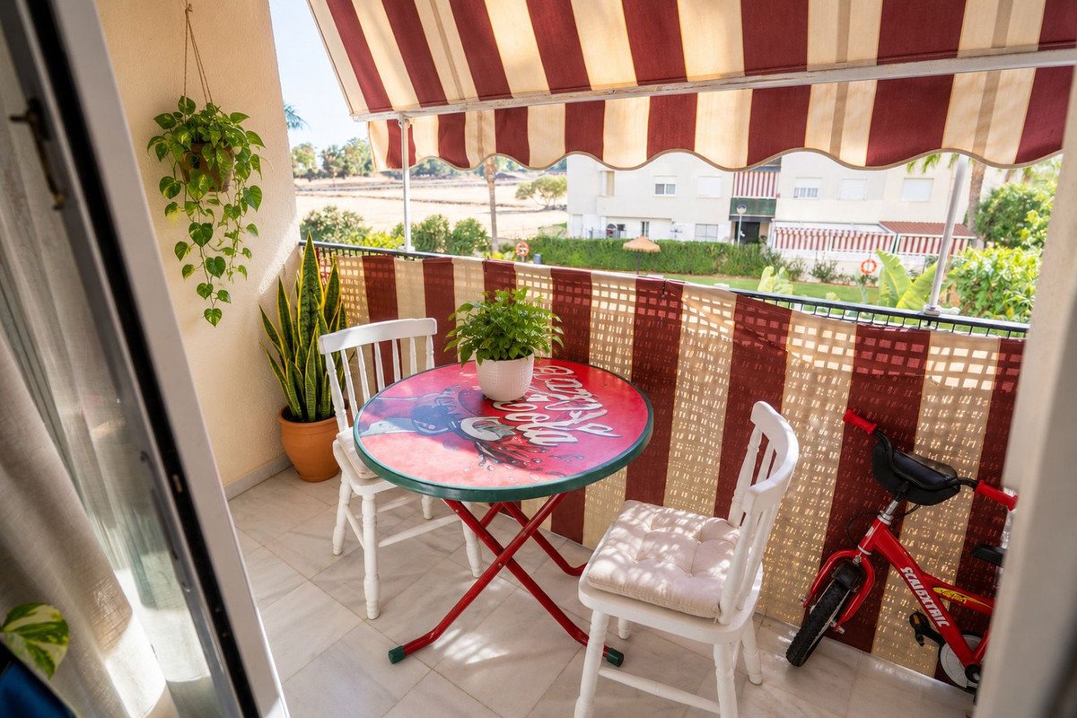 3 Bed Middle Floor Apartment in Nueva Andalucía