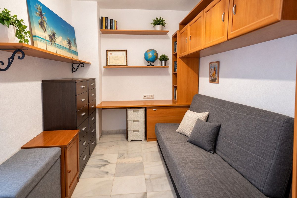 3 Bed Middle Floor Apartment in Nueva Andalucía