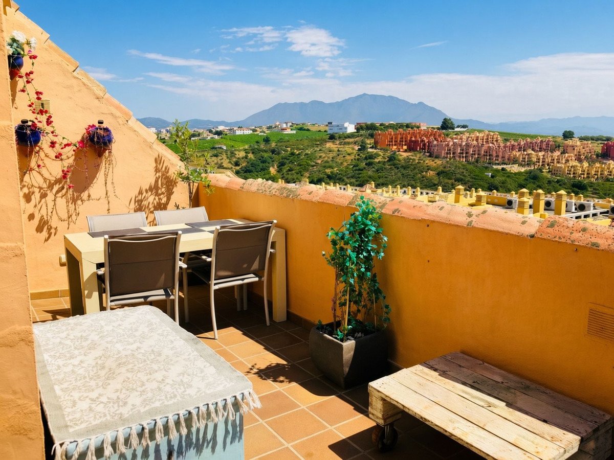 2 Bed Penthouse in La Duquesa