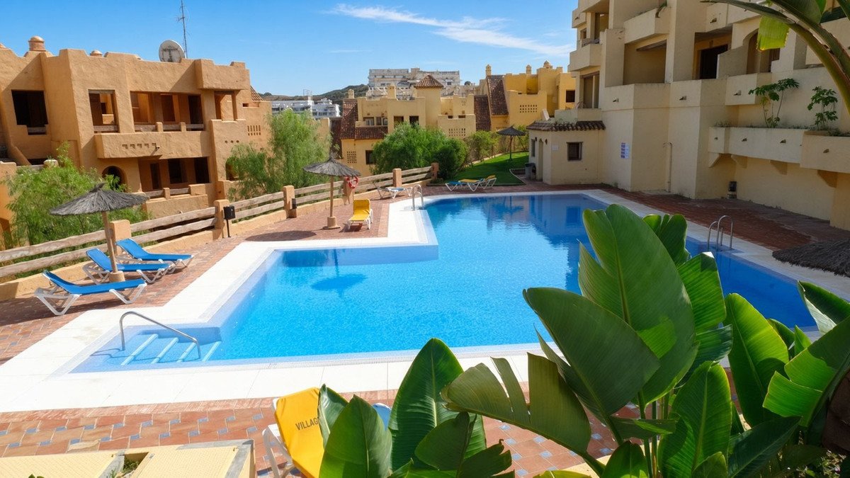 2 Bed Penthouse in La Duquesa